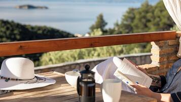 Deluxe Suite, 1 Bedroom, Sea View | Balcony view