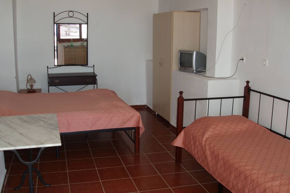Standard Triple Room, Sea View | Premium bedding, soundproofing, iron/ironing board