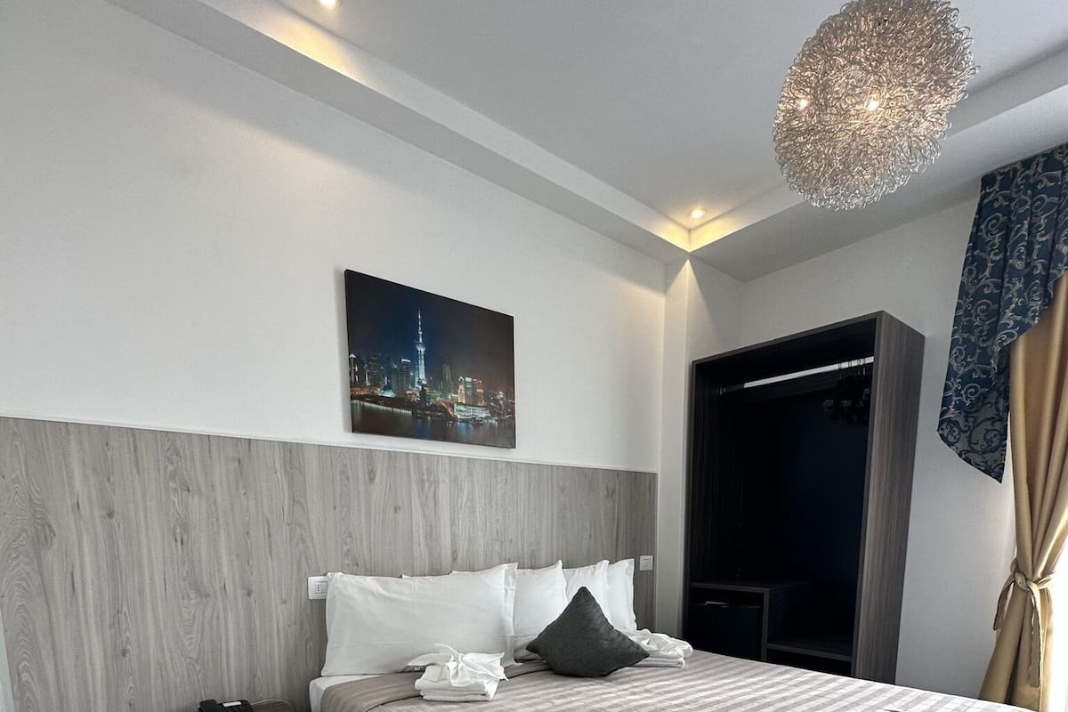 Chambre Double, vue jardin | Minibar, coffres-forts dans les chambres, bureau, Wi-Fi gratuit