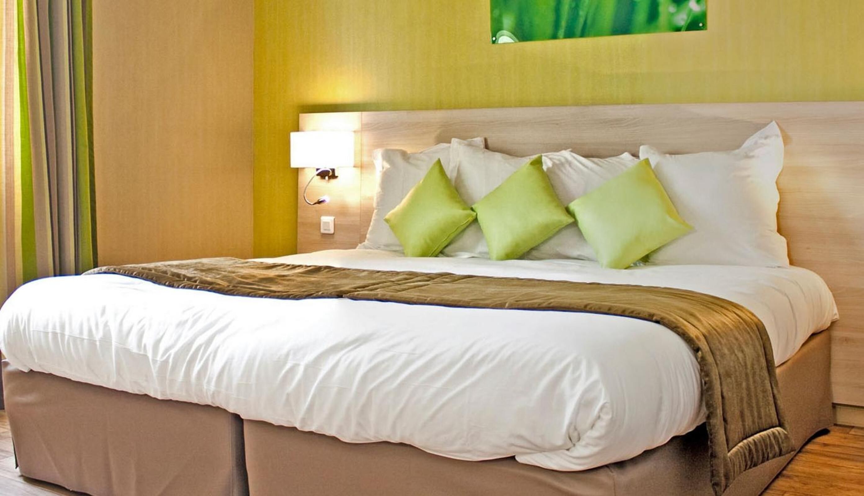 soundproofing, cots/infant beds, free wifi