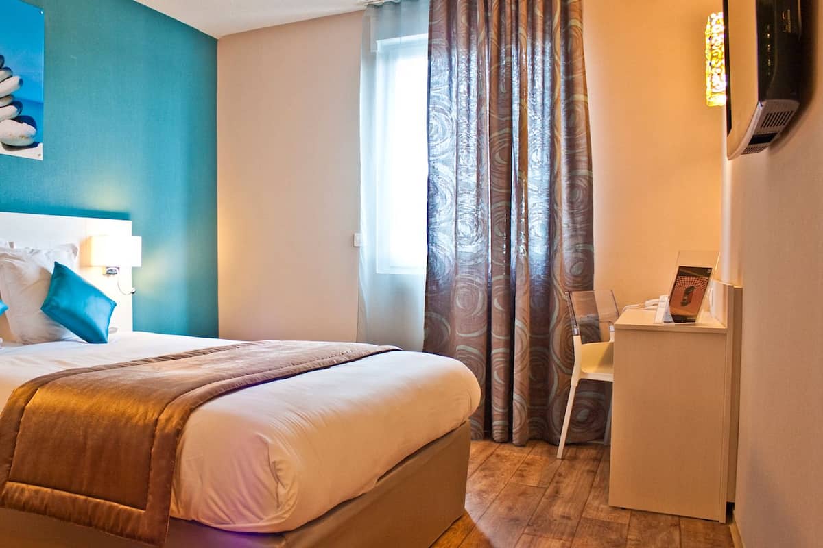 Standard Double Room | Kalis bunyi, katil bayi/kot (surcaj), Wi-fi percuma