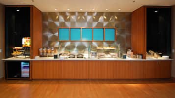 Free daily continental breakfast