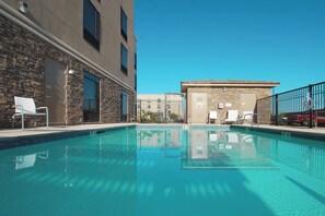 Seasonal outdoor pool - SpringHill Suites Las Vegas North Speedway (North Las Vegas)