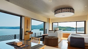 ห้องทราดิชันนัล, ปลอดบุหรี่, อาคารเสริม (Panoramic View,Premium Kaiseki Dinner) | ตู้นิรภัยในห้องพัก, โต๊ะทำงาน, Wi-Fi ฟรี, นาฬิกาปลุก