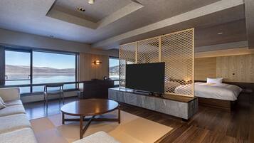 (ウイングス館) 湖側 デラックス和洋室 (禁煙) | 1 室のベッドルーム、セーフティボックス (室内)、デスク、WiFi (無料)