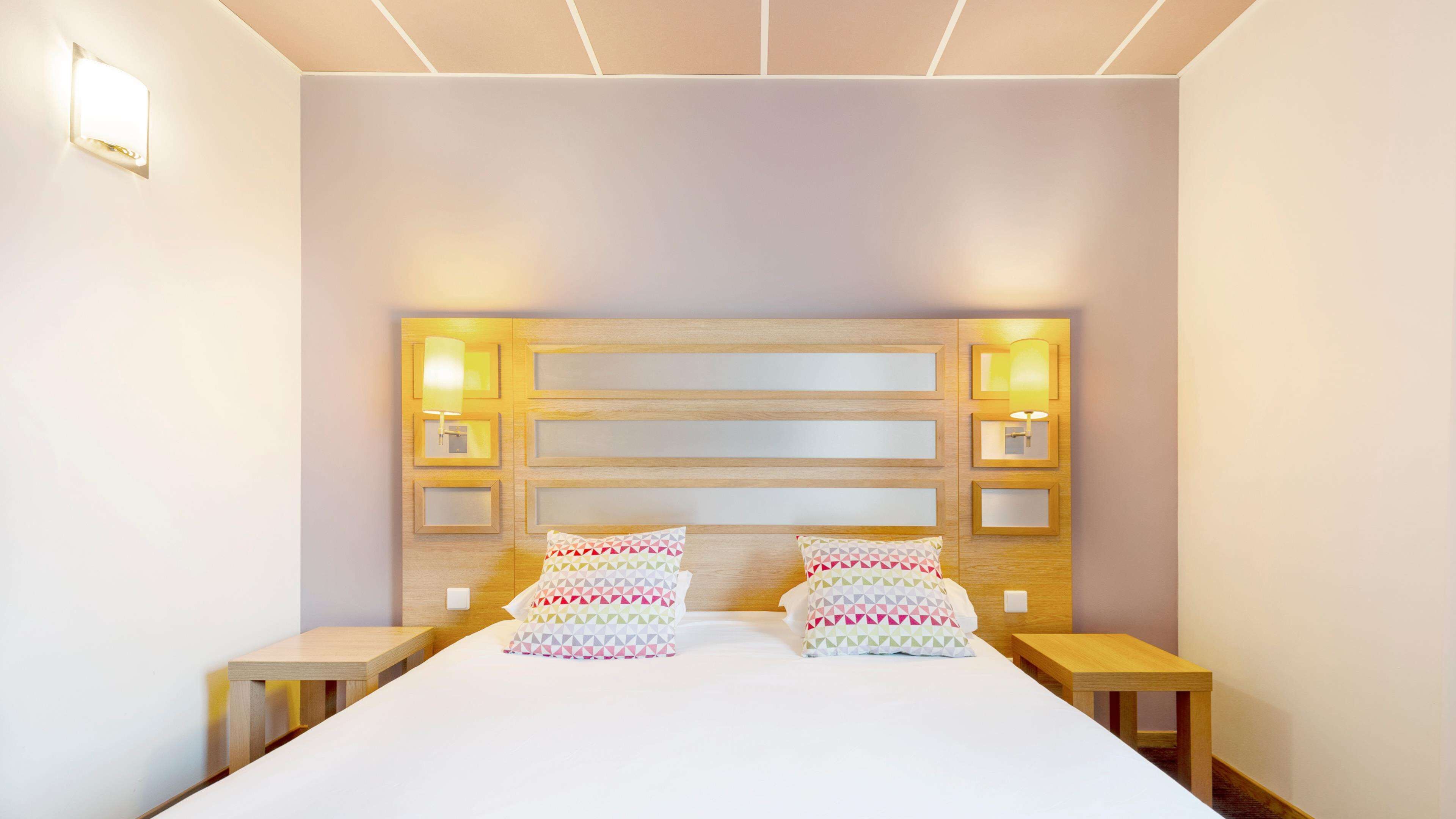 ห้องสแตนดาร์ด, เตียงควีนไซส์ 1 เตียง | โต๊ะทำงาน, ผ้าม่านกันแสง, ห้องเก็บเสียง, เตารีด/โต๊ะรีดผ้า