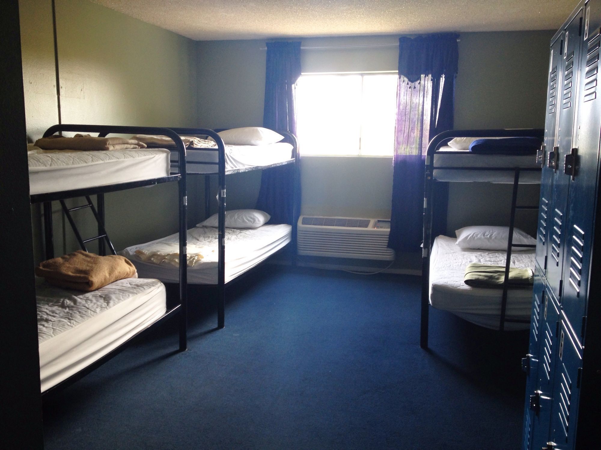 Photo - Motel 6 - Las Vegas, NV – Downtown Fremont St Experience