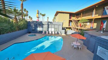 Outdoor pool, pool loungers