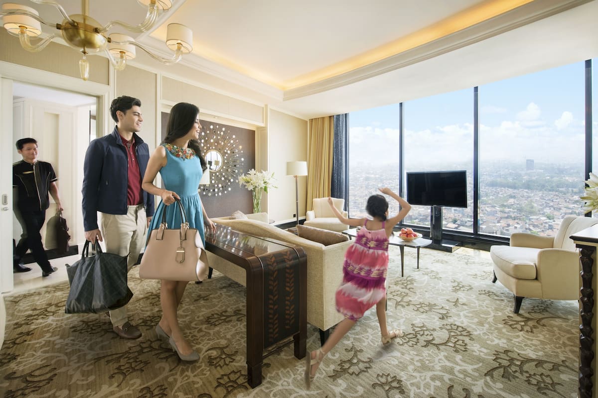 46-inch led tv with cable channels, tv, ipod dock