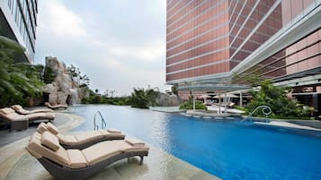 Outdoor pool, pool loungers