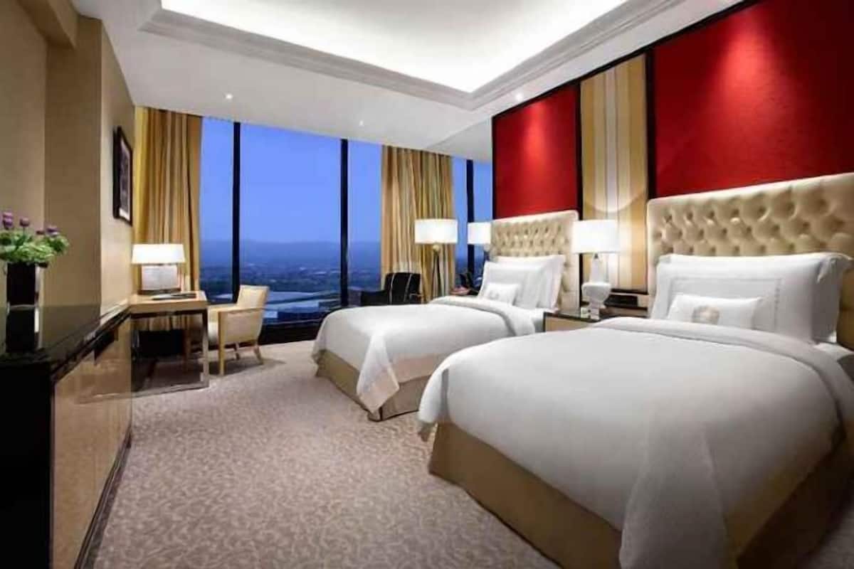 1 bedroom, Egyptian cotton sheets, premium bedding, minibar