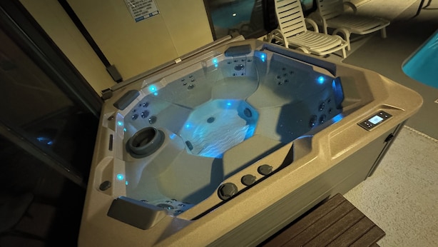 室內 Spa 池