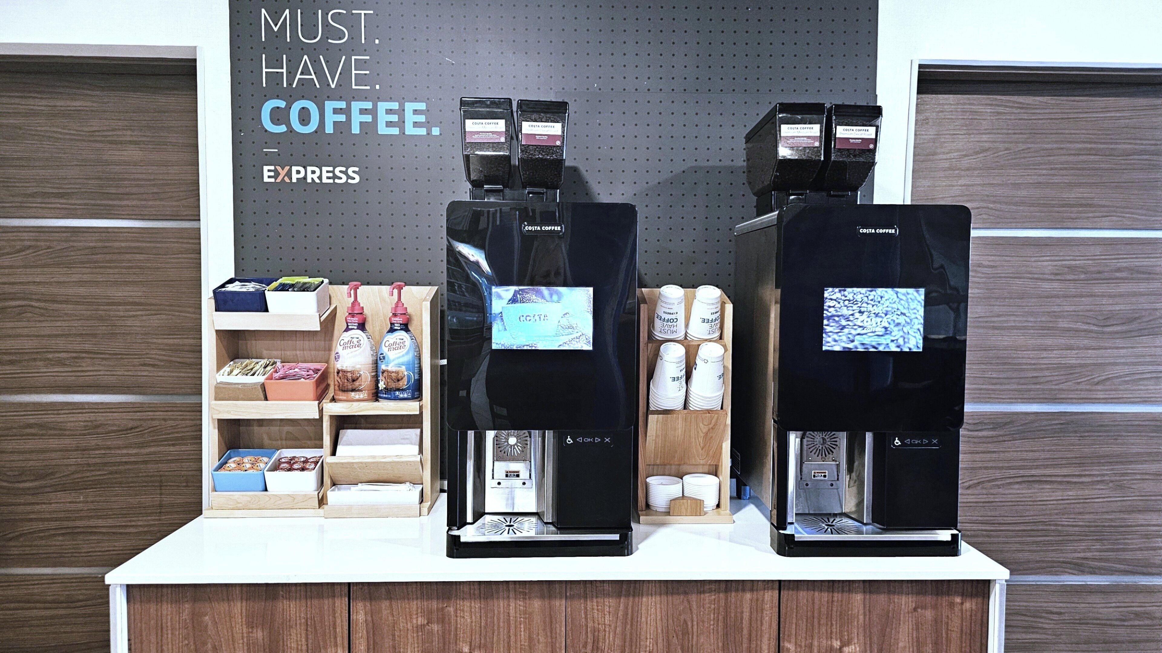 Café da manhã com buffet grátis todos os dias