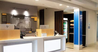 Holiday Inn Express and Suites Overland Park by IHG
