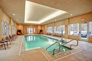 Una piscina cubierta