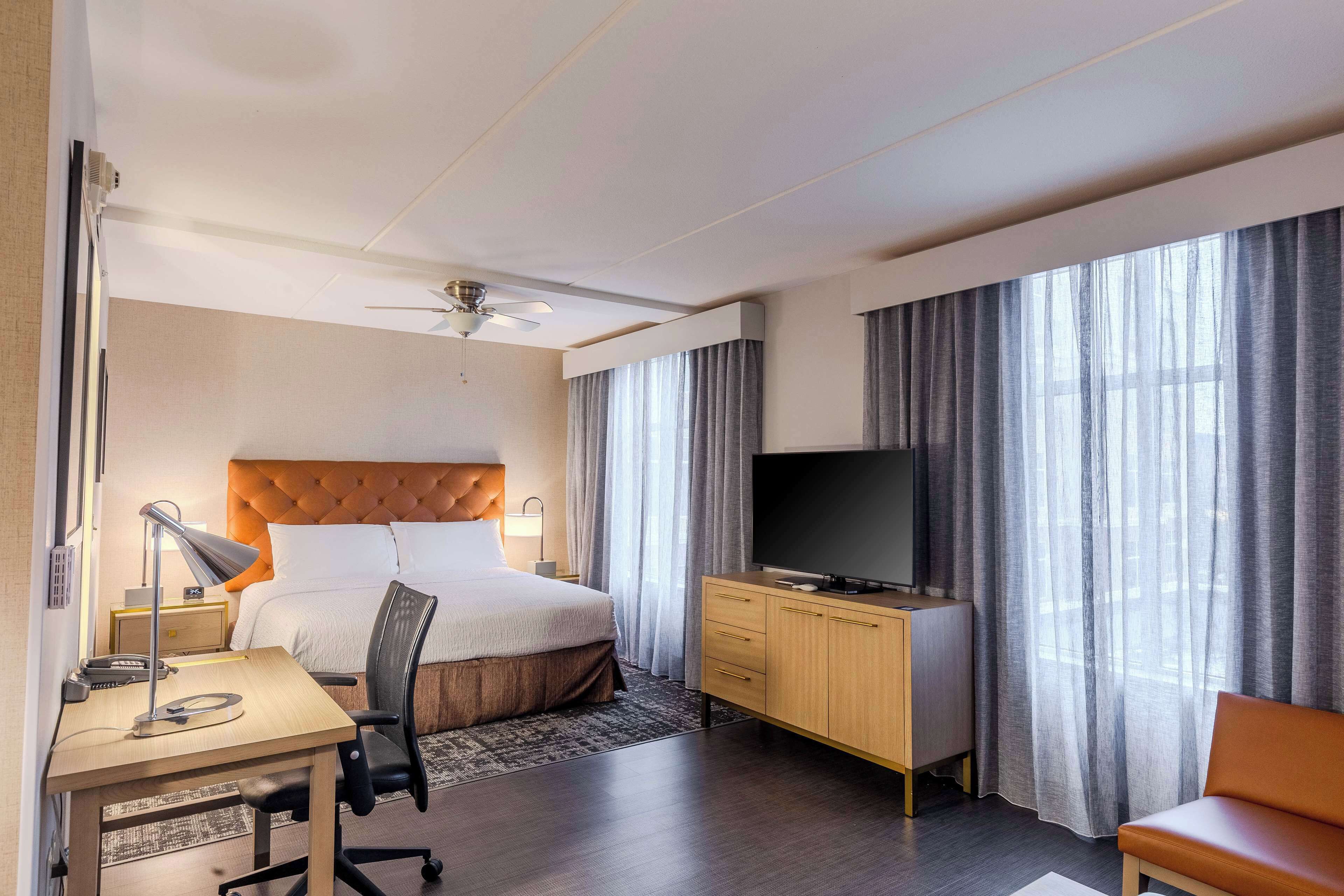 studio suite, 1 king bed, non smoking | in-room safe, desk, laptop workspace, blackout curtains