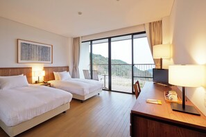 Superior-Zweibettzimmer, Meerblick | Zimmersafe, Schreibtisch, Verdunkelungsvorhänge, kostenloses WLAN