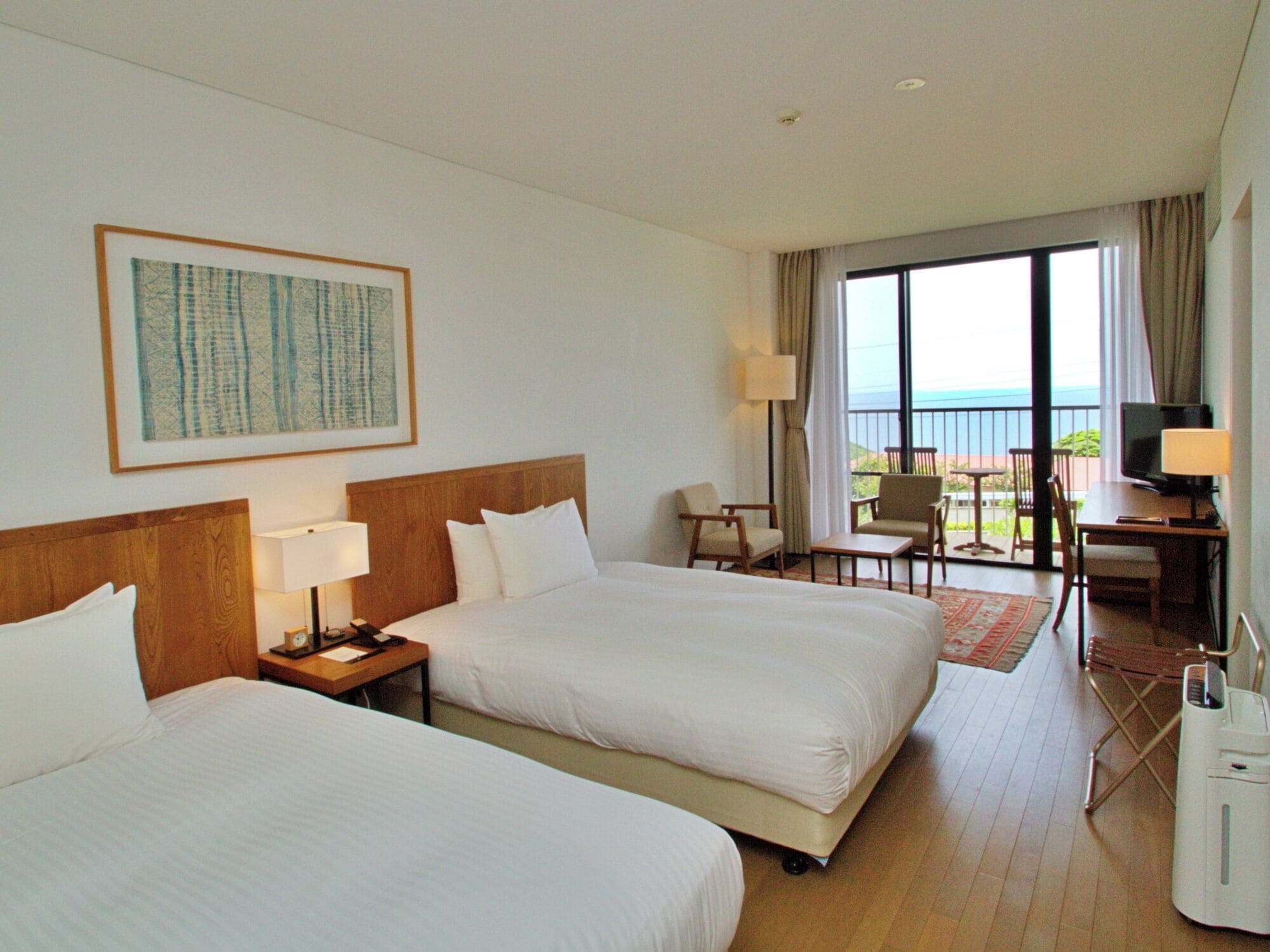 Deluxe Triple Room | In-room safe, desk, blackout drapes, free WiFi