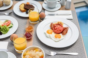 Ilmainen päivittäinen buffetaamiainen