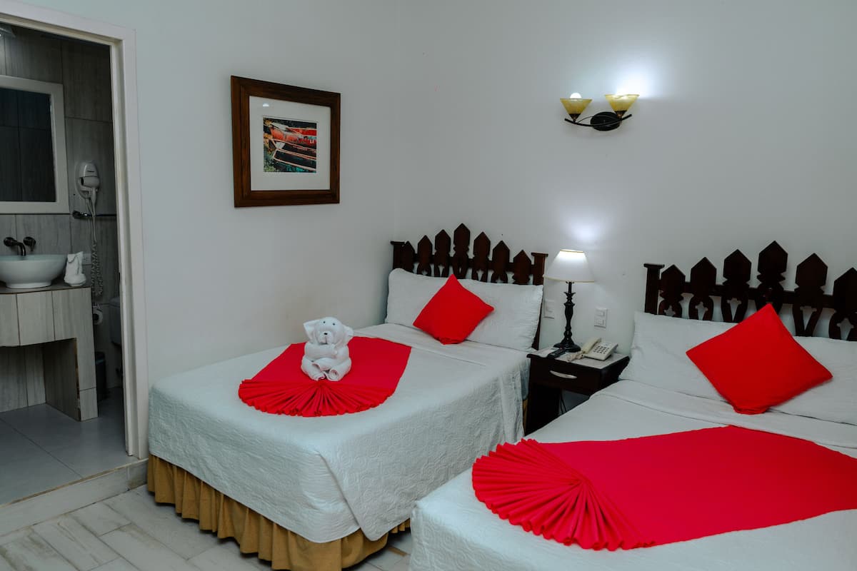 Chambre Prestige double | Rideaux dâobscurcissement, accĂšs au Wi-Fi (inclus), literie fournie