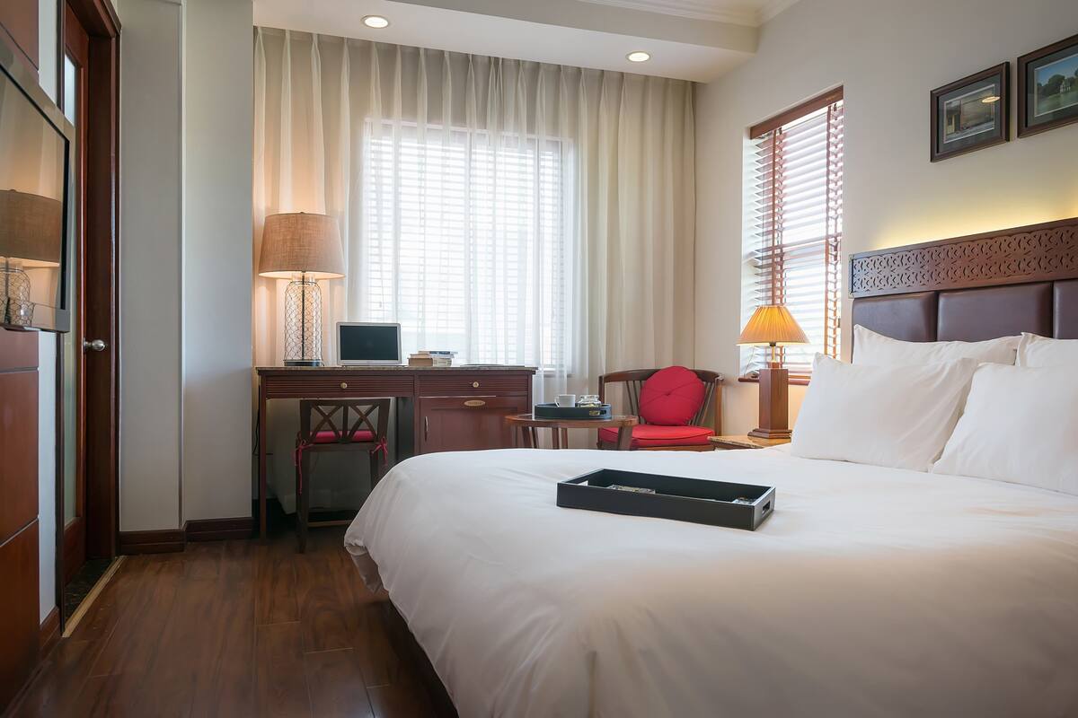 Sengetøy av topp kvalitet, memory foam-senger, minibar og skrivebord