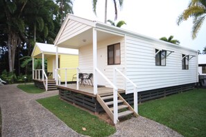 Standard Cabin, 1 Queen Bed, Non Smoking, Courtyard Area | Balcony