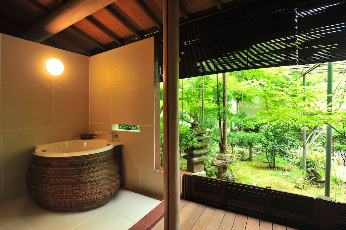Deluxe Room, Non Smoking, Annex Building | Down duvets, in-room safe, individually decorated