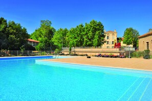 Seasonal outdoor pool - La Résidence du Château de Jouarres (Azille)