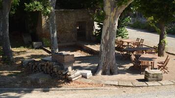 Cour
