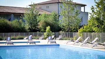 Piscina externa sazonal