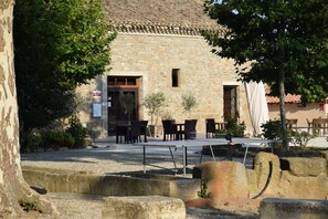 Terrace/patio - La Résidence du Château de Jouarres (Azille)