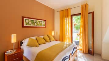 1 chambre, coffres-forts dans les chambres, fer et planche à repasser