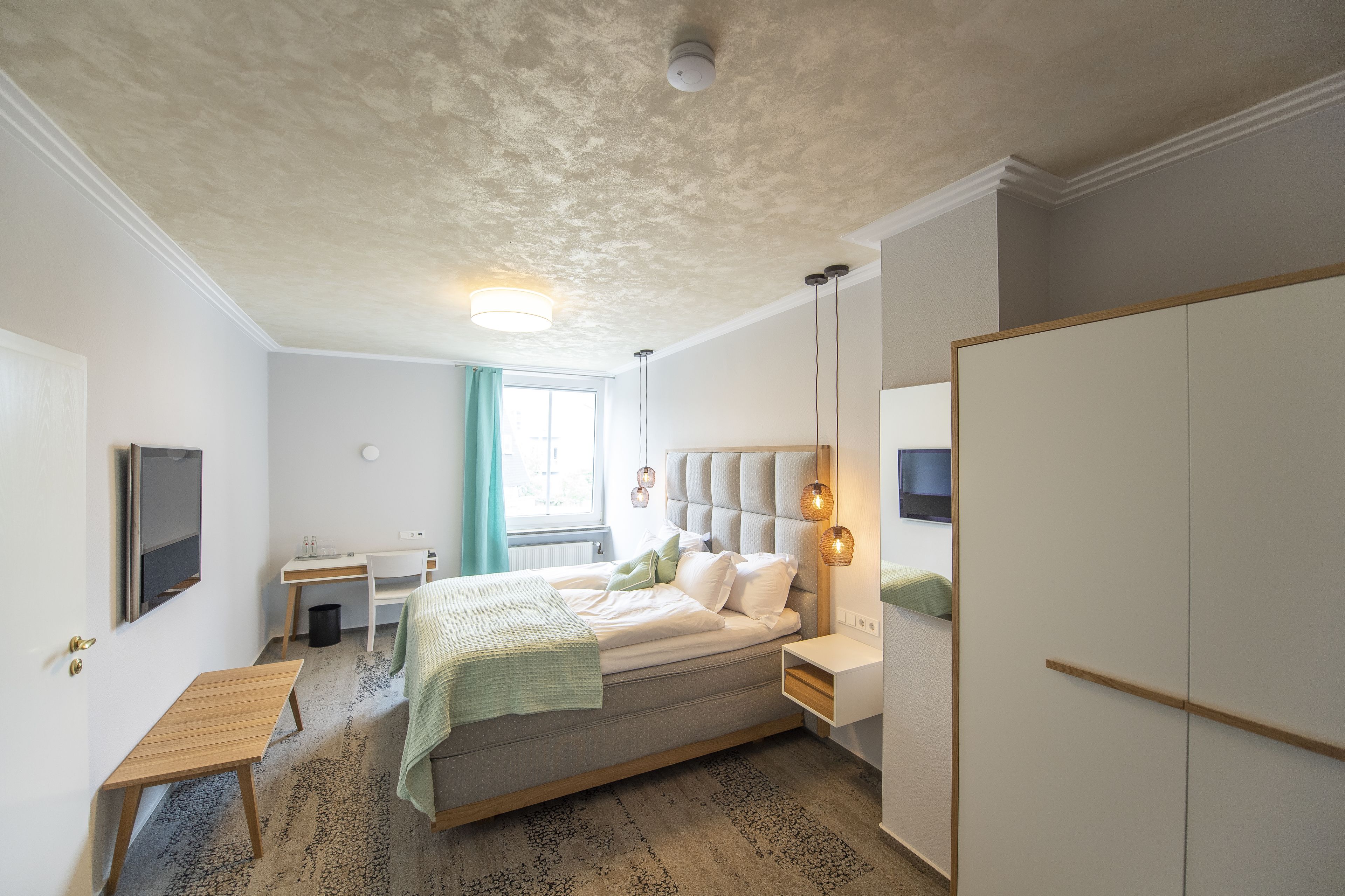 standard double room | desk, free wifi, bed sheets