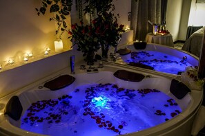 Private spa tub