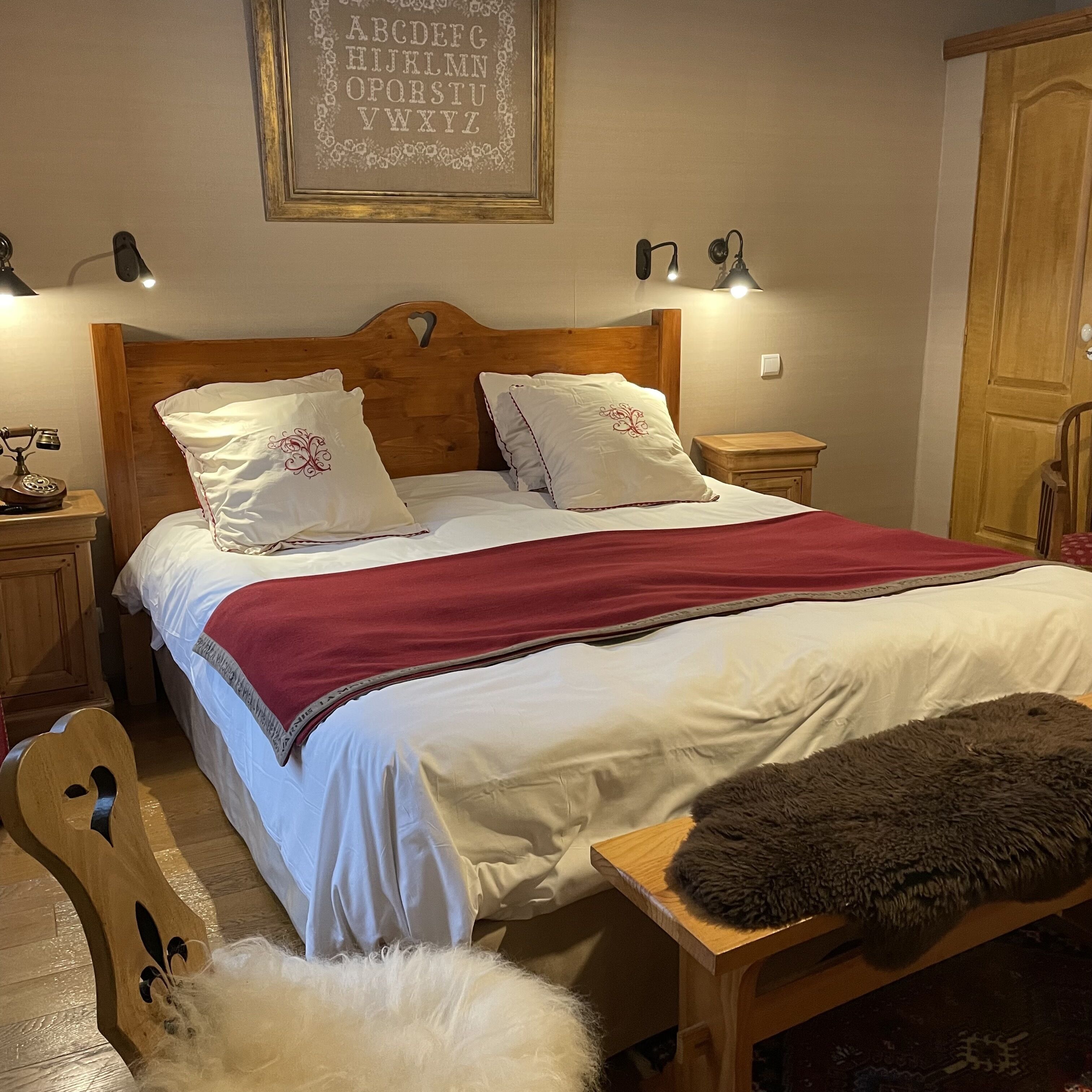 superior room, bathtub | premium bedding, in-room safe, individually decorated