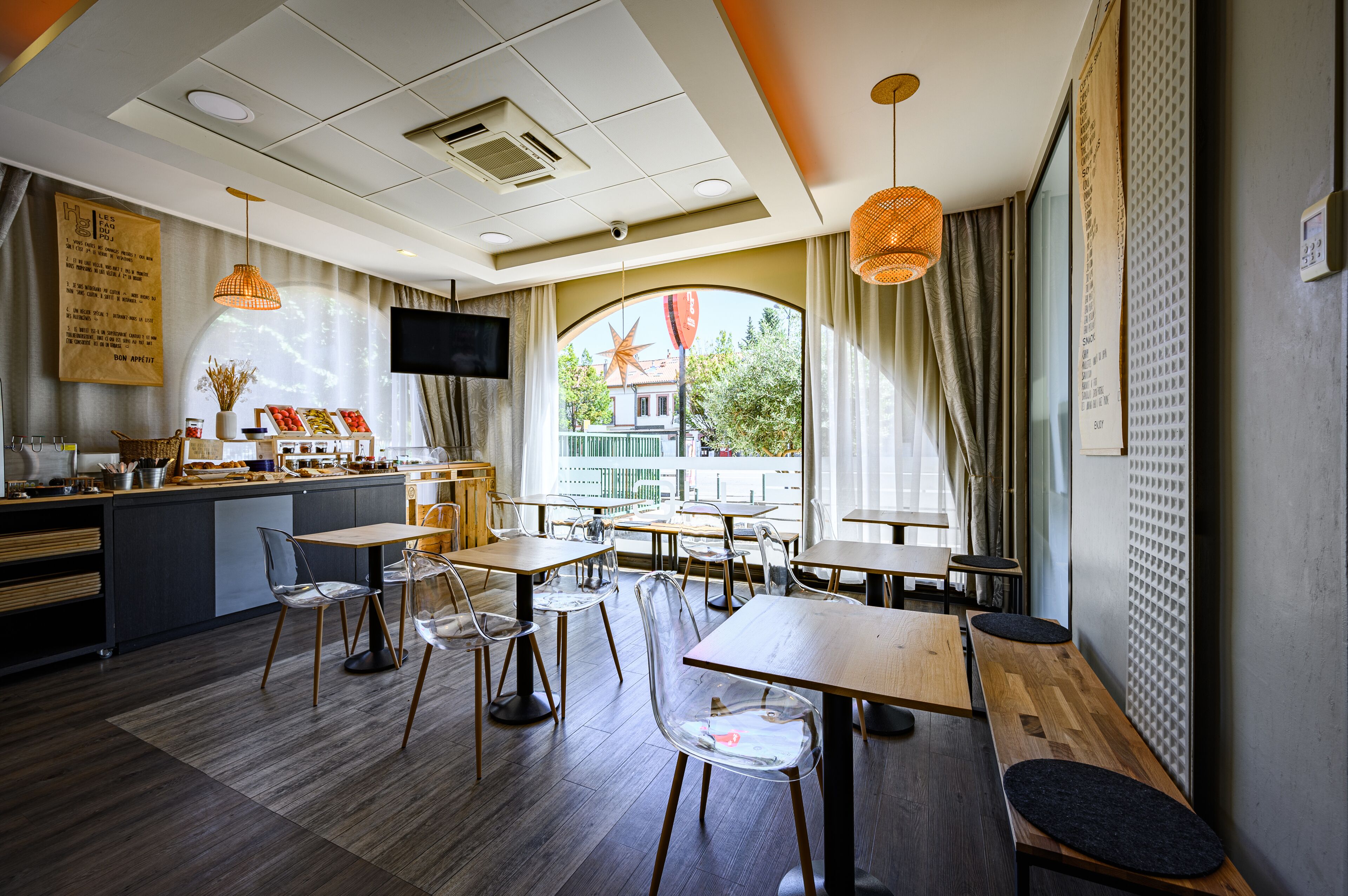 daily buffet breakfast (eur 11.50 per person)