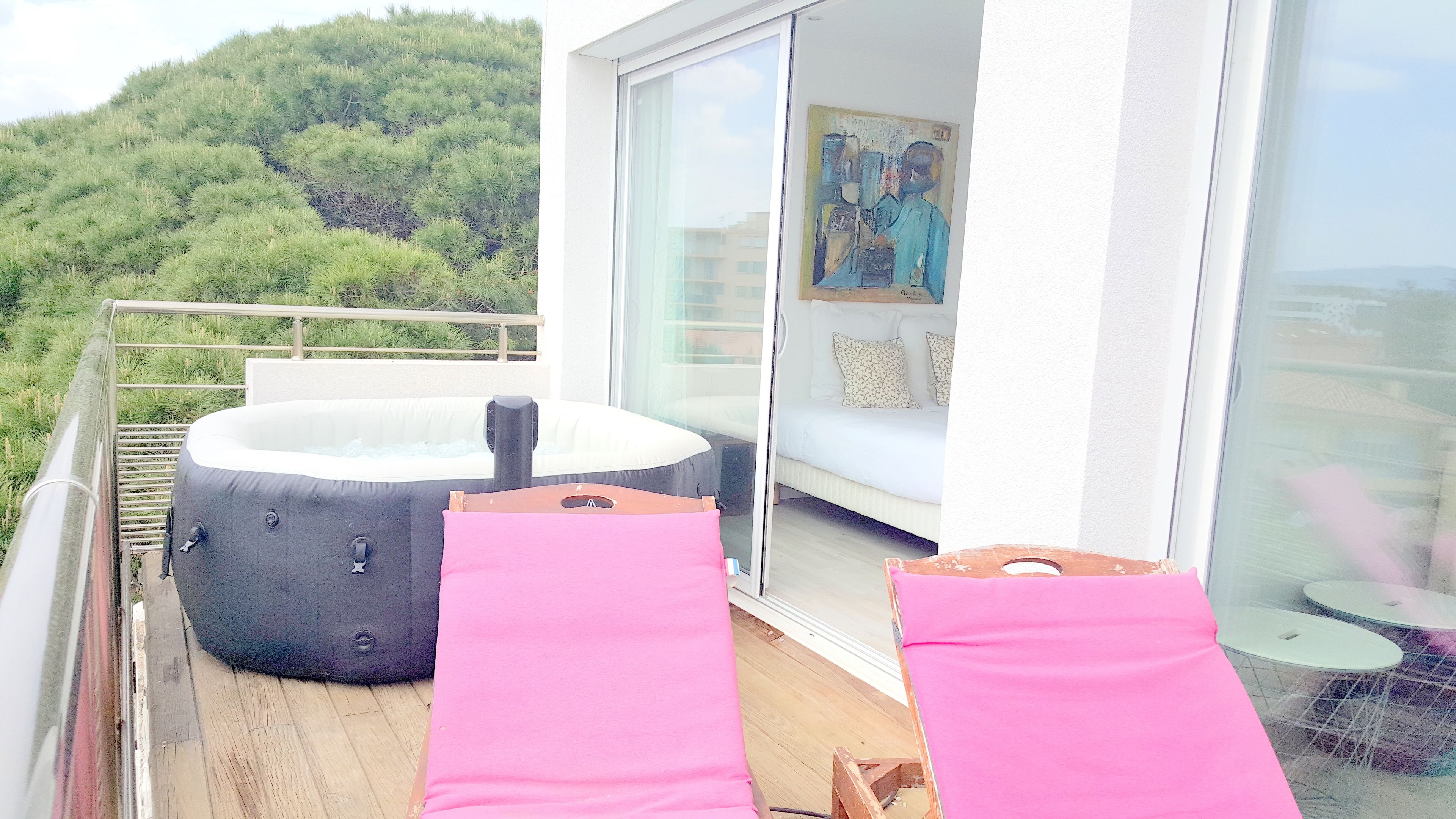 Tweepersoonskamer, terras | Luxe beddengoed, een minibar, een bureau, geluiddichte muren