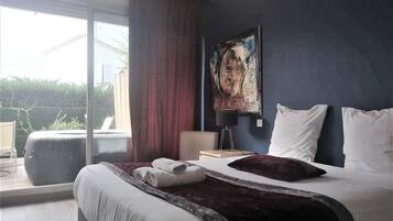 Double Room, Terrace with Hot Tub | Premium bedding, minibar, desk, soundproofing