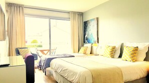 Comfort Triple Room, Terrace | Premium bedding, minibar, desk, soundproofing - Hôtel Sable et Soleil (Fréjus)