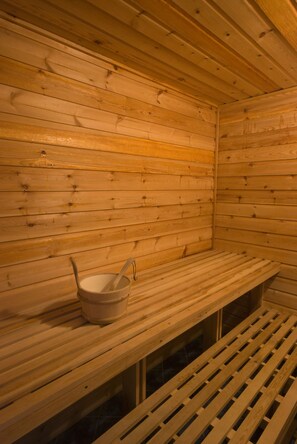 Deluxe Suite, 1 Double Bed | Premium bedding, desk, free WiFi, bed sheets