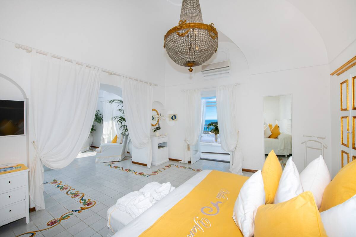 Suite, 1 King Bed, Terrace, Sea View | Down comforters, minibar, in-room safe, desk