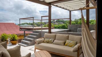 Biệt thự Cao cấp, 2 phòng ngủ, hồ bơi riêng | Hiên