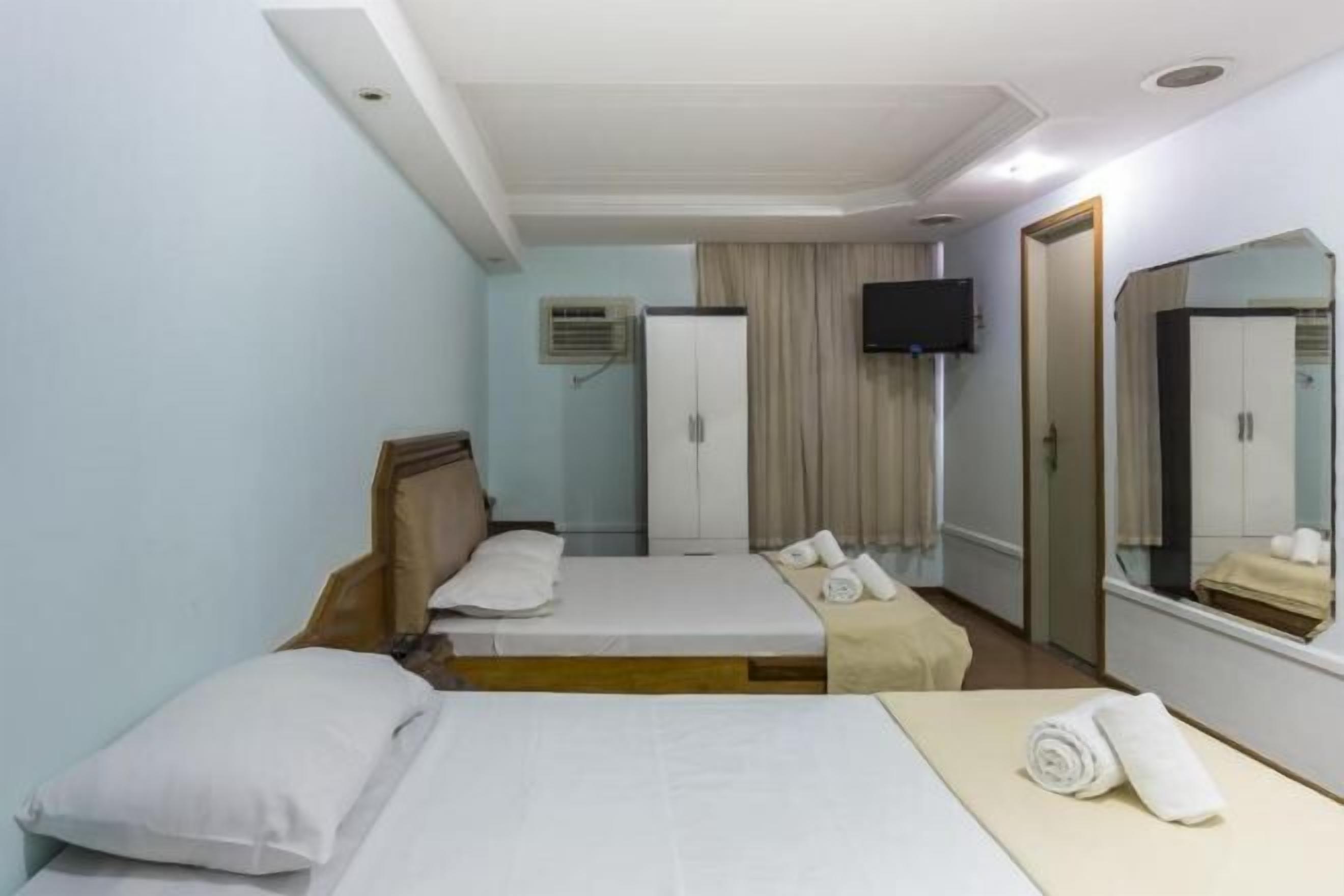 Minibar, caja fuerte, escritorio y sistema de insonorización