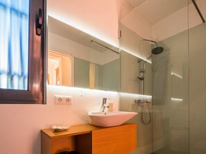 Chambre Double Classique, salle de bains privée | Salle de bain