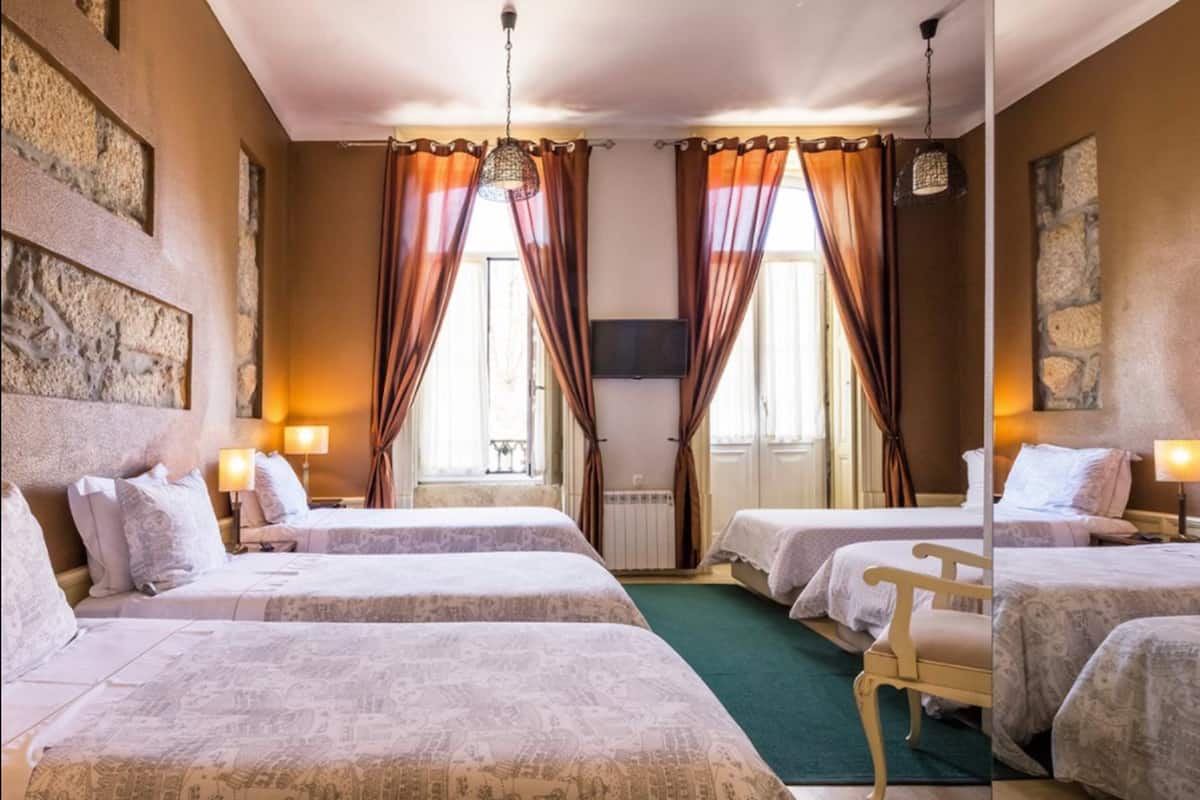 Grand Room, Private Bathroom (5 People) | In-room safe, desk, rollaway beds, free WiFi