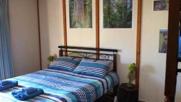Individually decorated, free WiFi, bed sheets