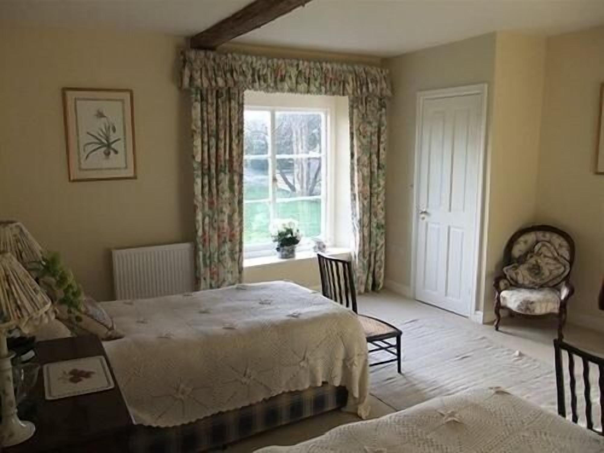 Twin Room, Ensuite (Cream Room)