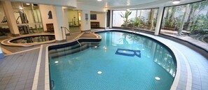 Piscine couverte, piscine extérieure