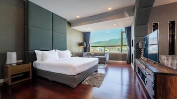 Executive Suite, 1 Bedroom, Mountain View | City view