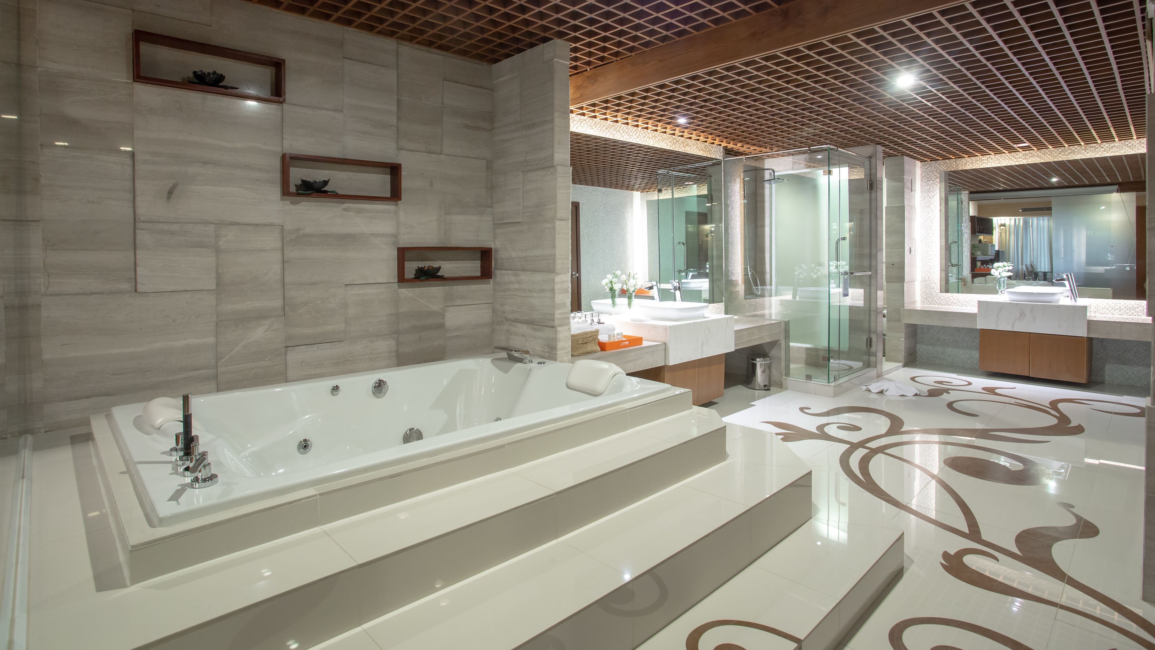 presidential suite | private spa tub